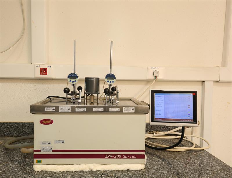 آزمایشگاه شیمی-پلیمر