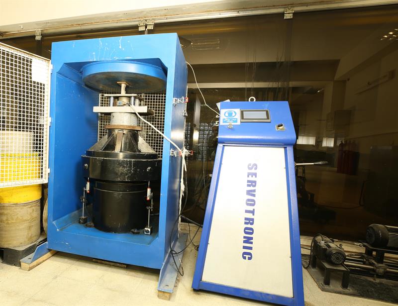 آزمایشگاه عمران